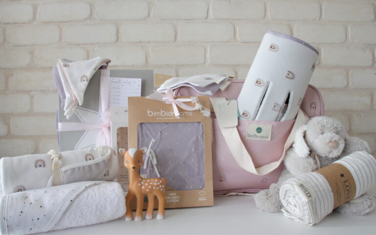 מארז פרימיום ליולדת מזוודת ההפתעות & ריפודית לעגלה G