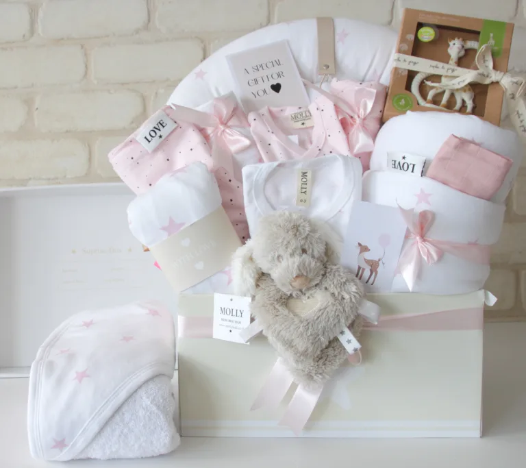 מתנת ליולדת נחשוש למיטה & מגבת פרימיום גדולה Molly