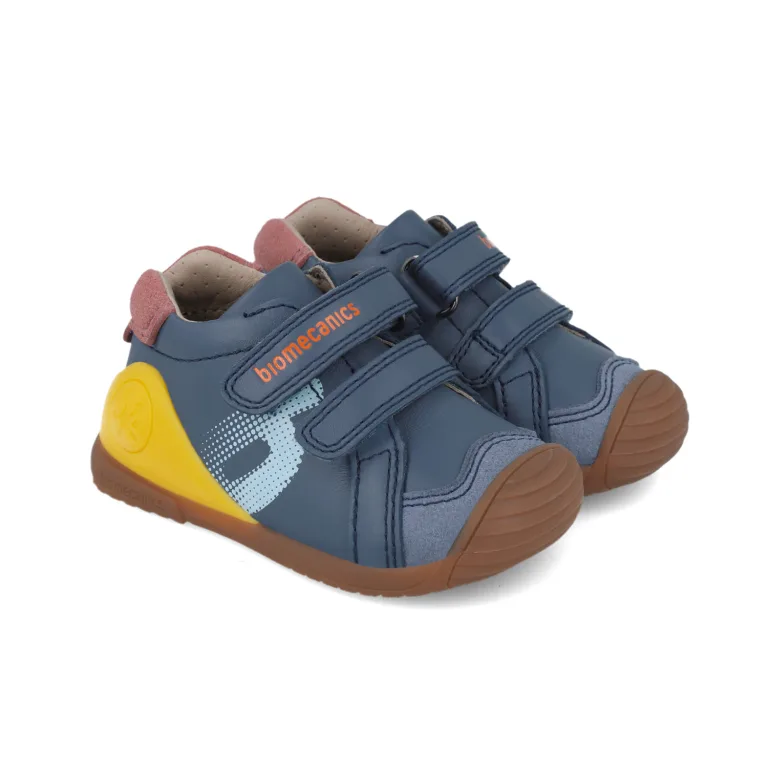 נעלי צעד ראשון biomecanics