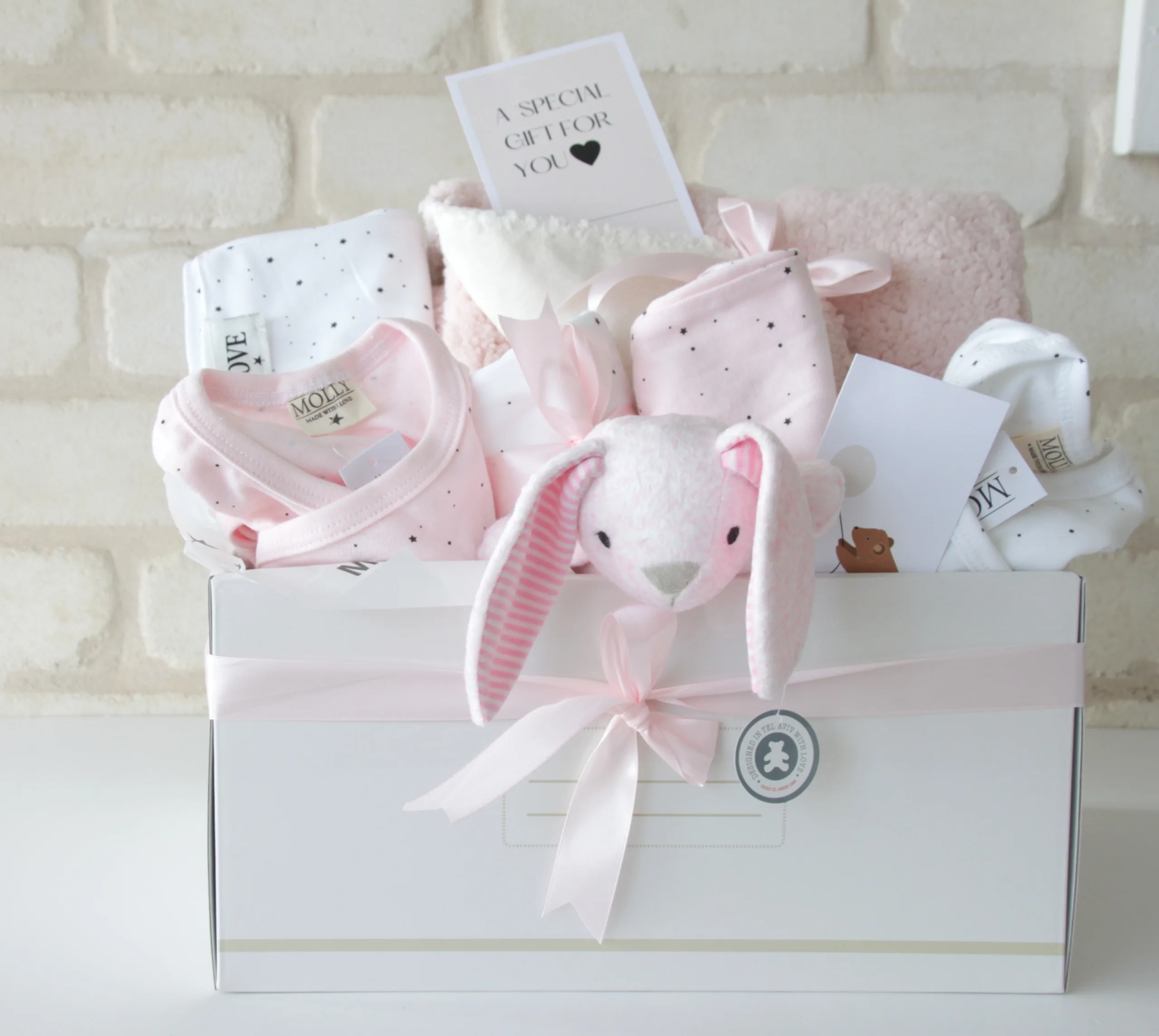 מארז מתנה ליולדת – Soft Bunny & Pink